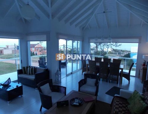 Casa En Venta - Playa Montoya 