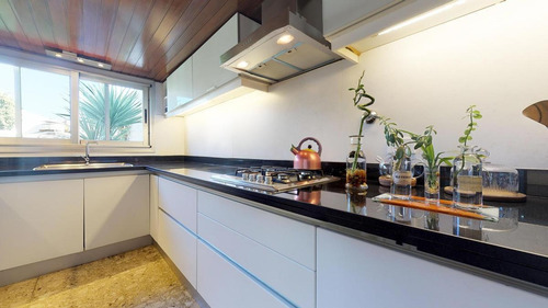 Imagen 5 de 14 de Casa Amplia - Moderna Con Parque C 21 E 63 Y 64