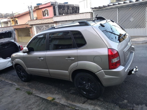 Imagem 3 de 9 de Hyundai Tucson 2010 2.0 Gls 4x2 Aut. 5p