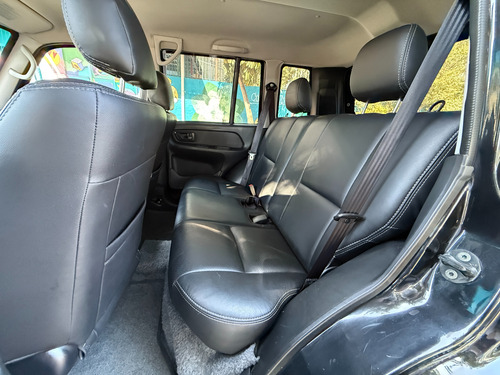 Mitsubishi Pajero TR4 2.0 4x2 Flex Aut. 5p