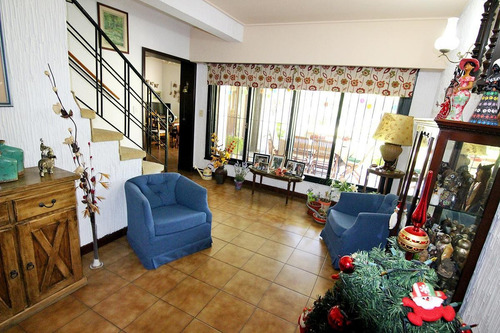 Imagen 6 de 30 de Chalet 7 Ambientes Venta Con Suite Jardin Terraza Piscina Quincho Y Cochera En Olivos