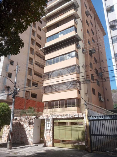 Se Vende Amplio Y Hermoso Apartamento En La Urb. Calicanto, 011jsc