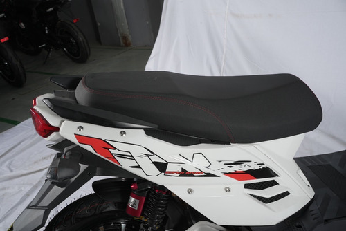 Imagen 11 de 18 de Motocicleta Electrica Ttx Motor 2000 W, Bat. Litio 72v/30 Ah