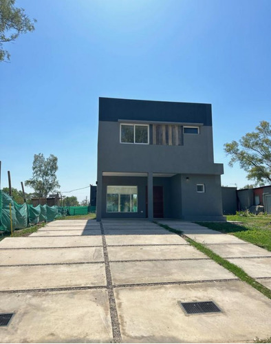 Casa En Venta En Álvarez Del Bosque