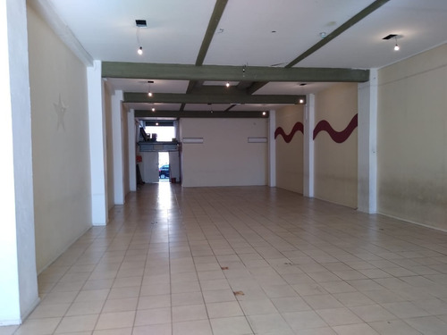 Imagen 2 de 10 de Local / Salón En Venta En Montecastro