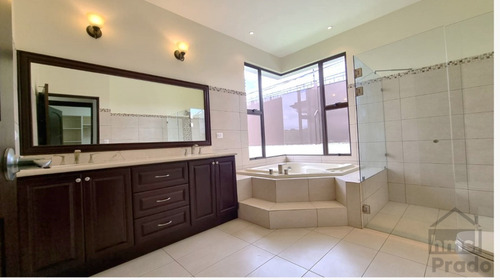 Imagen 2 de 14 de Casa En Venta Dentro De Condominio, De Una Sola Planta, Para Estrenar