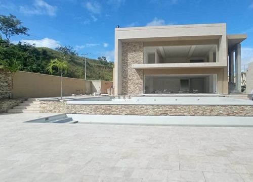 Townhouse En Urb Altos De Guataparo. Gm