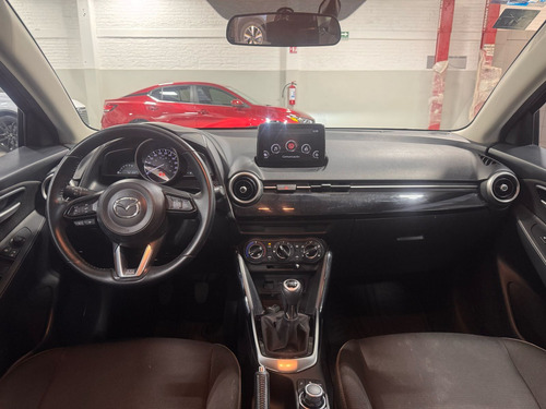 Mazda Mazda 2 1.5 Touring 4p Mt