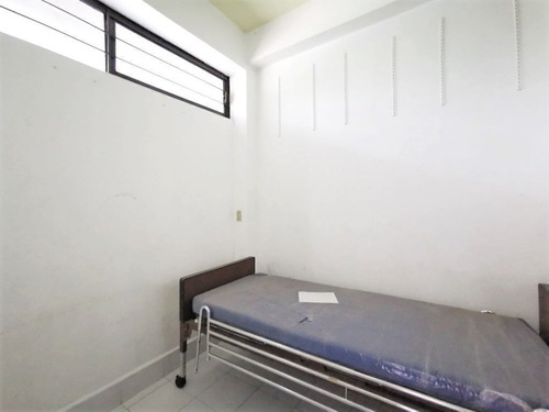 Edificio De 1,036m2 / Uso De Suelo Mixto