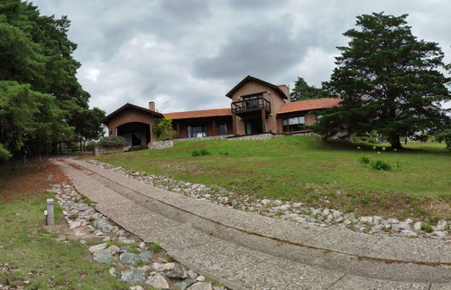 Se Vende Casas En La Cumbre Frente Al Golf Vistas Únicas 4 Dor.