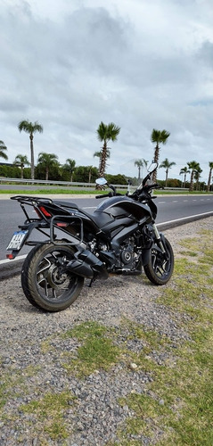 Bajaj Dominar
