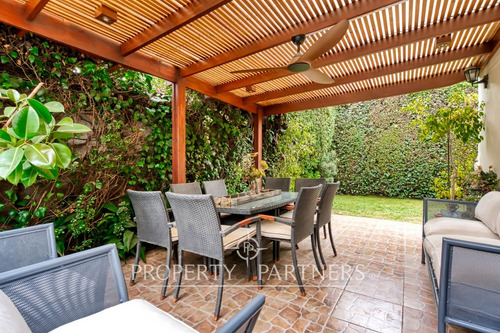 Casa En Venta En Ñuñoa! Impecable, Lista Para Vivi...
