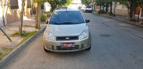 Ford Fiesta Max