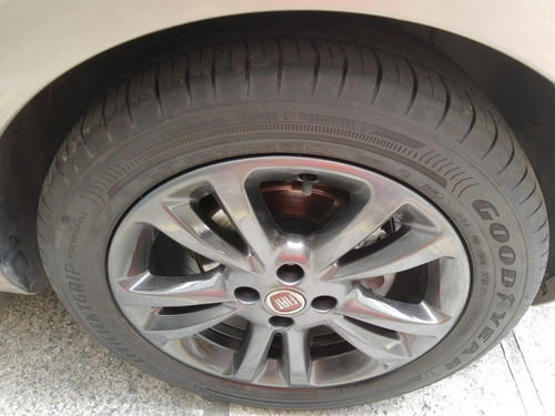 Fiat Idea 1.6 Essence Imotion 2015