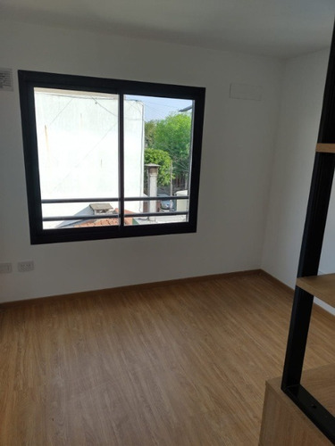 Imagen 5 de 10 de Departamento En Venta En Castelar Sur