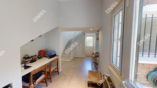 En Buena Zona Residencial, Chalet Totalmente Actualizado Con Lo Mejor, Jardin, Pileta.