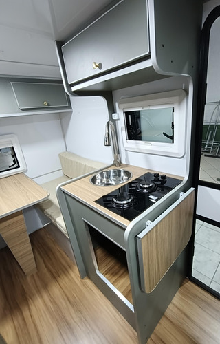 Trailer Home Para 4 Pessoas Modelo 320 C/ Cozinha E Banheiro