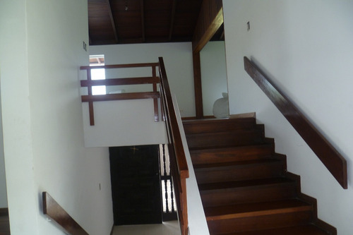 Imagen 3 de 14 de Venta Amplia Y Cómoda Casa De 1.199mts. Cumbres De Curumo En Calle Cerrada