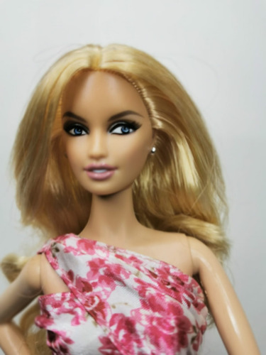 Muñeca Barbie Belk Model Muse Collector Lara (Usado)