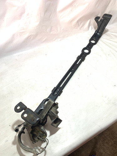 Soporte Inferior Radiador Ford Focus 2002 Zx3 Svt 2001-2004 (Usado)