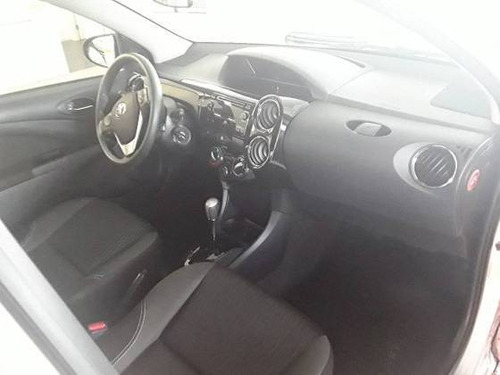 Toyota Etios 1.5 X Plus Sedan 16v Flex 4p Automático