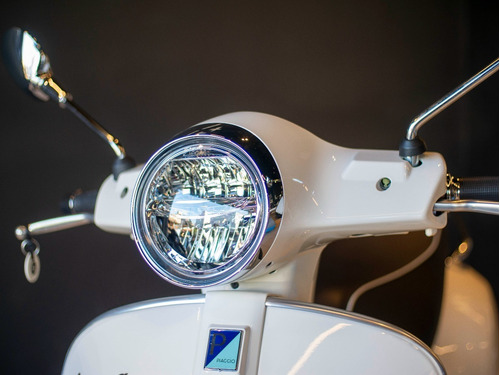 Imagen 9 de 25 de Scooter Vespa Gts 300 Super Disponible Ya