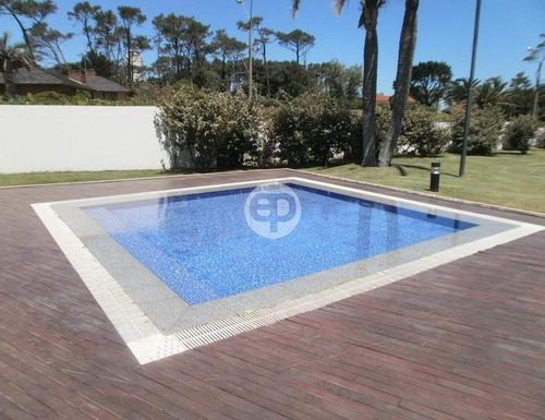 Venta Apartamento 3 Dormitorios En Suite Playa Mansa
