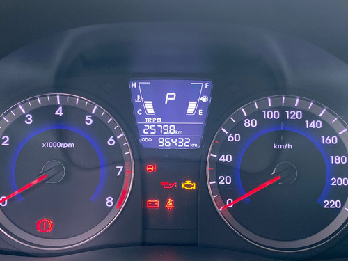 Hyundai I25 Hb Automático 2015