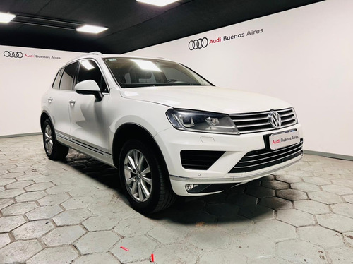 Imagen 2 de 21 de Volkswagen Touareg 4.2 V8 Premium Usada Nueva Tiguan Amarok
