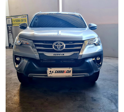 Toyota Hilux SW4 2.8 SRX 4X4 7 LUGARES 16V TURBO INTERCOOLER DIESEL 4P AUTOMÁTICO