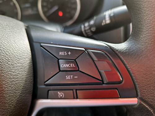 Nissan Versa 1.6 SENSE 4X2 RADIO TOUCH MT 4P