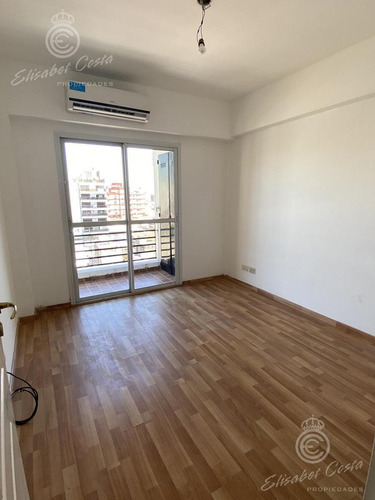 Imagen 19 de 22 de Semipiso De 3 Ambientes Al Frente Con Dos Balcones.