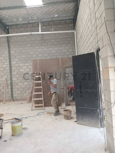 Galpón De 400 Metros Cuadrados En Alquiler En El Centro De Canning
