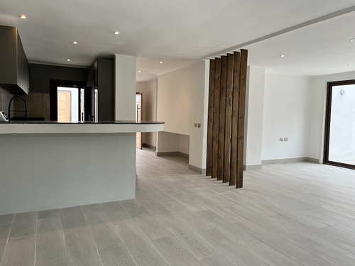 Casa En Venta En Maitencillo, A Pasos De La Playa Y Comercio