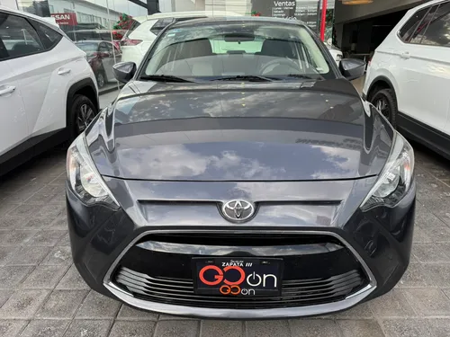 Toyota Yaris 1.5 R Le Mid Sedan At