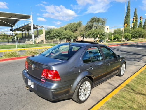 Volkswagen Bora 1.8 Highline T 180cv 2013