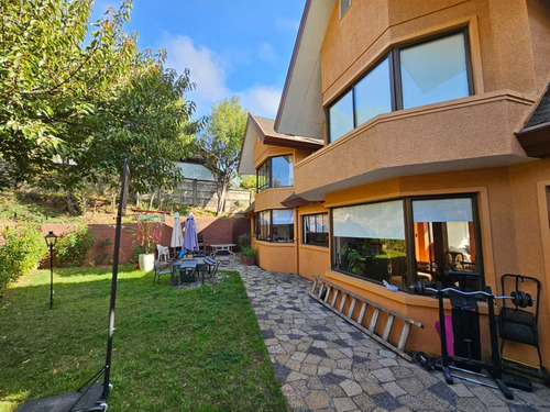En Venta, Gran Propiedad En Lomas De San Andrés.