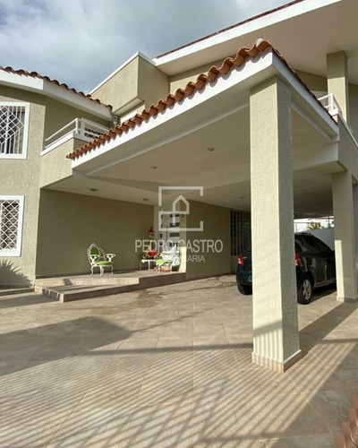 Venta De Casa Quinta Con 3 Niveles En Urbanización Los Saltos, Puerto Ordaz, Ciudad Guayana, Bolívar