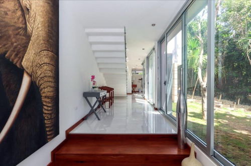 Imagen 10 de 30 de Venta Casa C/aberca, Lujo Y Gran Diseno Y Eficiencia En Play