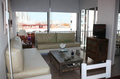 Apartamento En Península 1 Dormitorio Con Balcón- Ref: 37781