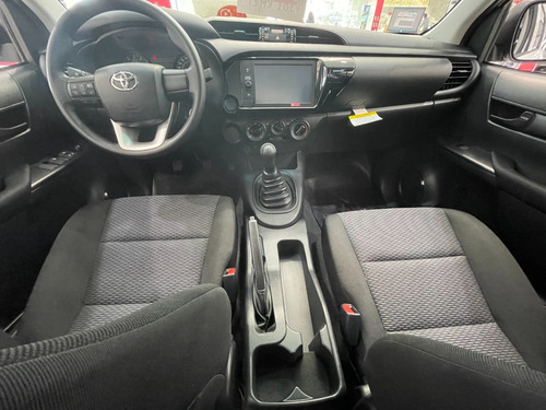 Imagen 9 de 11 de Hilux D. Cab. Sr 2022 Saúl