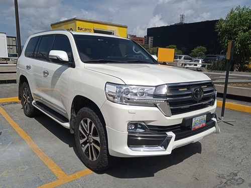 Imagen 3 de 12 de Toyota Land Cruiser