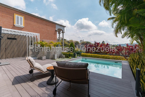 Espectacular Casa En Venta Ubicada En Alto Hatillo 25-18002