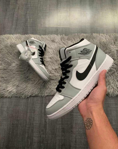 Jordan 1 Smoke Grey Talla 24.5cm