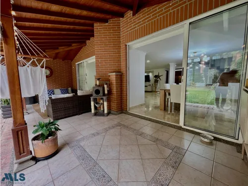 Hermosa Casa En La Loma De Las Brujas(mls#253864)