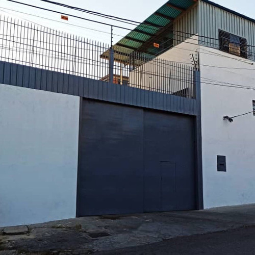 Se Vende Galpon 1000m² Catia 