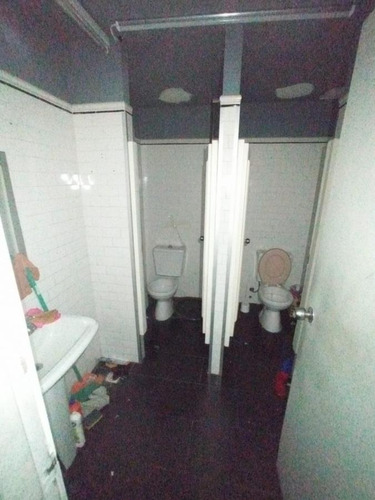 Imagen 9 de 10 de Local Comercial - Sarandí Y 33 , 300 M2 De Salón, 13 Mts De Frente, Único !!