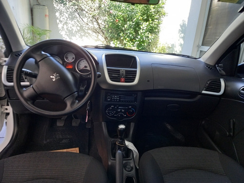 Peugeot 207 1.4 Sedan Active 75cv 2014