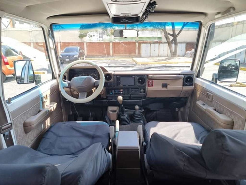 Imagen 5 de 10 de Toyota Macho Lx 2006 4x4 Sincrónico