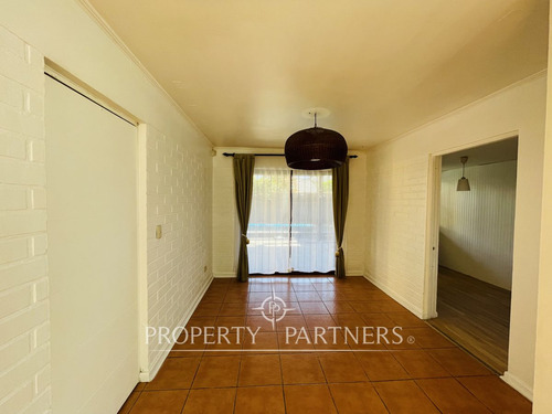Santa Cruz, Casa En Barrio Residencial